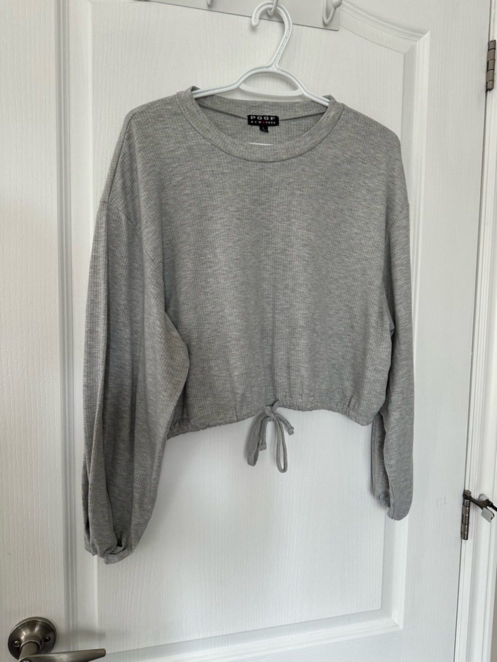 EUC Women’s Poof Grey Ribbed Cropped Pullover Tie Waist Athleisure Lightweight L